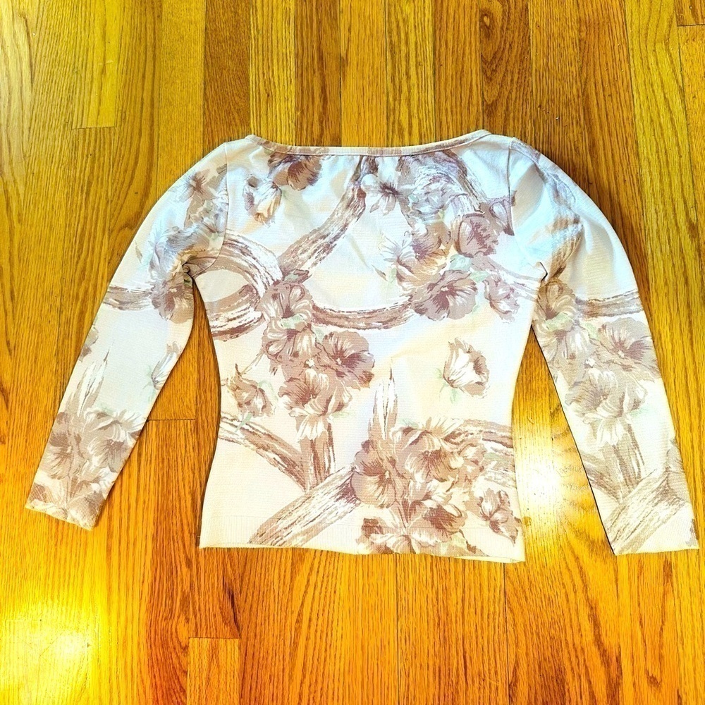 Bette Paige Stunning women’s V- Neck Floral Blouse.​